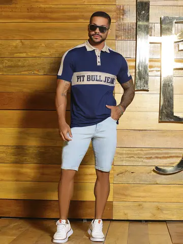 Polo Masculina Estilosa e Elegante com Estampa em Relevo Pit Bull Jeans Luxo