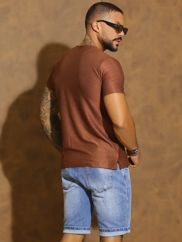 Camiseta Masculina Gola V Autêntica e Confortável com Elástico Pit Bull Jeans Luxo