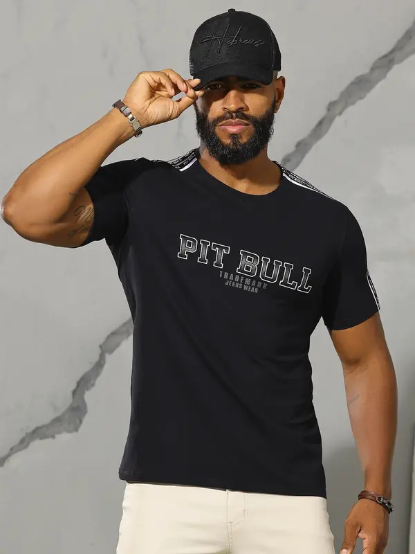 Camiseta Gola O Estilosa com Estampa Metalizada Pit Bull Jeans Luxo