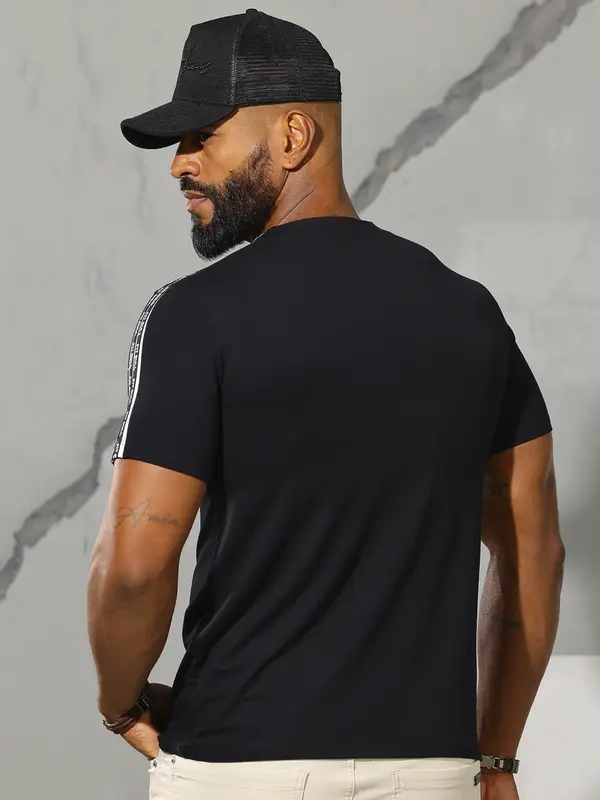 Camiseta Gola O Estilosa com Estampa Metalizada Pit Bull Jeans Luxo