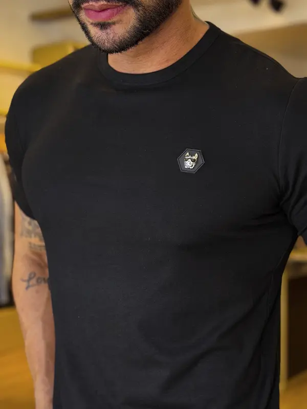 Camiseta Gola O Versátil e Casual com Plaquinha Personalizada Pit Bull Jeans Premium