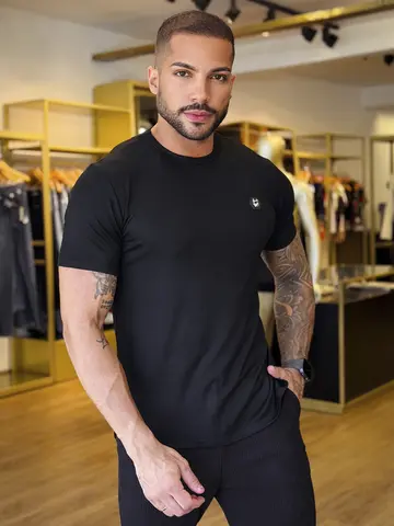 Camiseta Gola O Versátil e Casual com Plaquinha Personalizada Pit Bull Jeans Premium