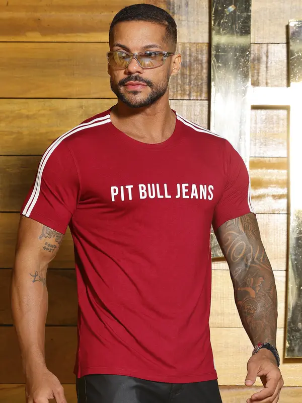 Camiseta Gola O Versátil e Confortável com Detalhes nos Ombros Pit Bull Jeans Luxo