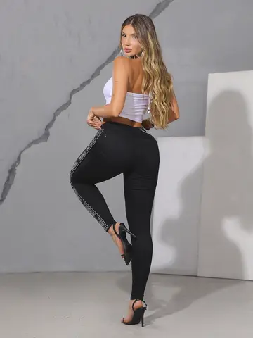 Calça Skinny com Laterais Personalizadas Pit Bull Jeans Luxo