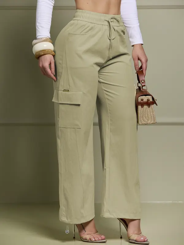 Calça Feminina Cargo com Amarração e Bolsos Funcionais Empório Pit Bull