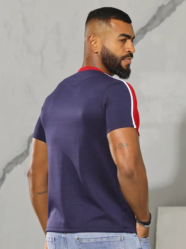 Camiseta Masculina com Recortes Contrastantes Pit Bull Jeans Luxo