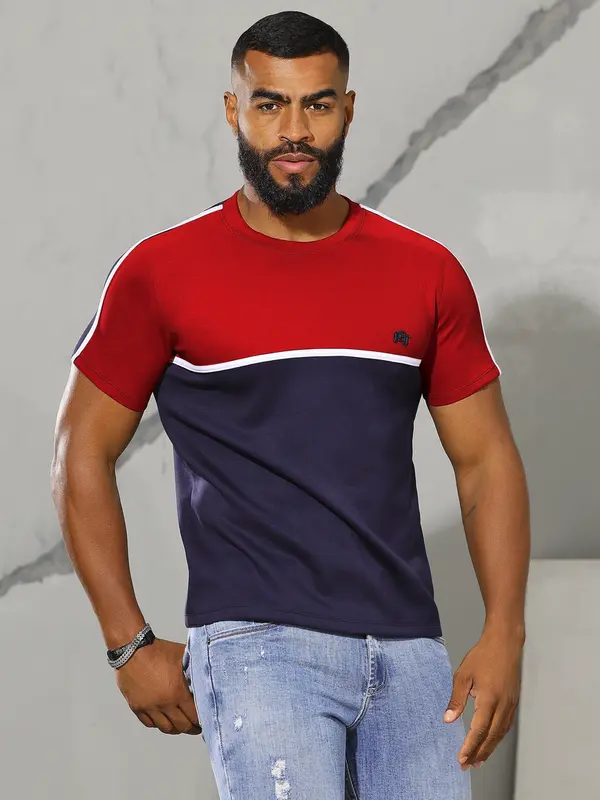 Camiseta Masculina com Recortes Contrastantes Pit Bull Jeans Luxo