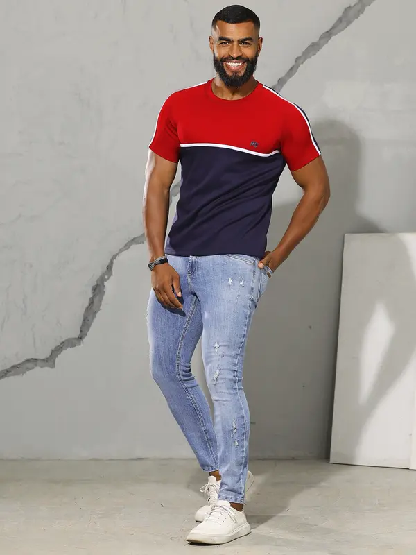 Camiseta Masculina com Recortes Contrastantes Pit Bull Jeans Luxo