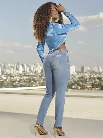Calça Mom Com Aviamentos Em Cristal Pit Bull Jeans Premium