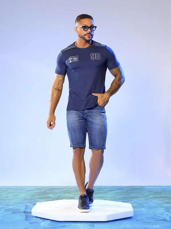 Camiseta Masculina com Estampas em Relevo Pit Bull Jeans