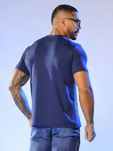 Camiseta Masculina com Estampas em Relevo Pit Bull Jeans