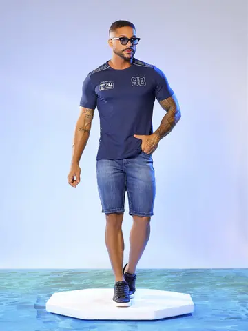 Camiseta Masculina com Estampas em Relevo Pit Bull Jeans