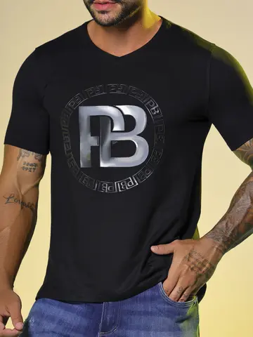 Camiseta Masculina Gola V com Estampa PB em Relevo Pit Bull Jeans