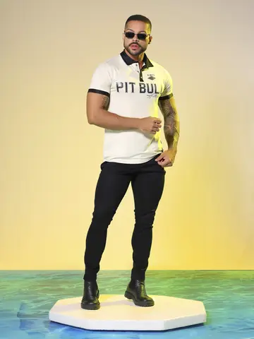 Polo Masculina com Estampa Pit Bull em Relevo Pit Bull Jeans Luxo