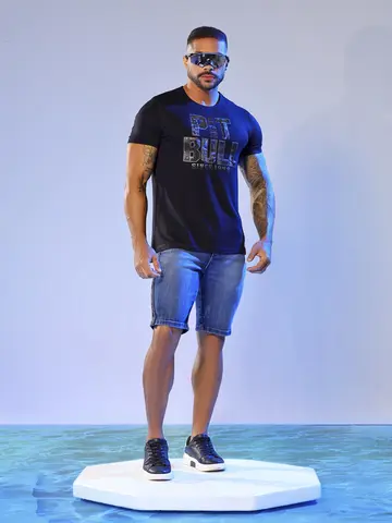 Camiseta Masculina com Estampa Pit Bull em Relevo Pit Bull Jeans Luxo